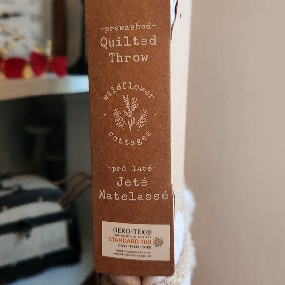 WILDFLOWER COTTAGES 50x60 Prewashed Quilted Ruffle Throw Stone - Picture 4 of 6